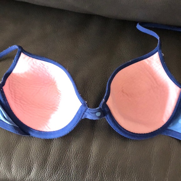 VS Bra - Picture 2 of 3